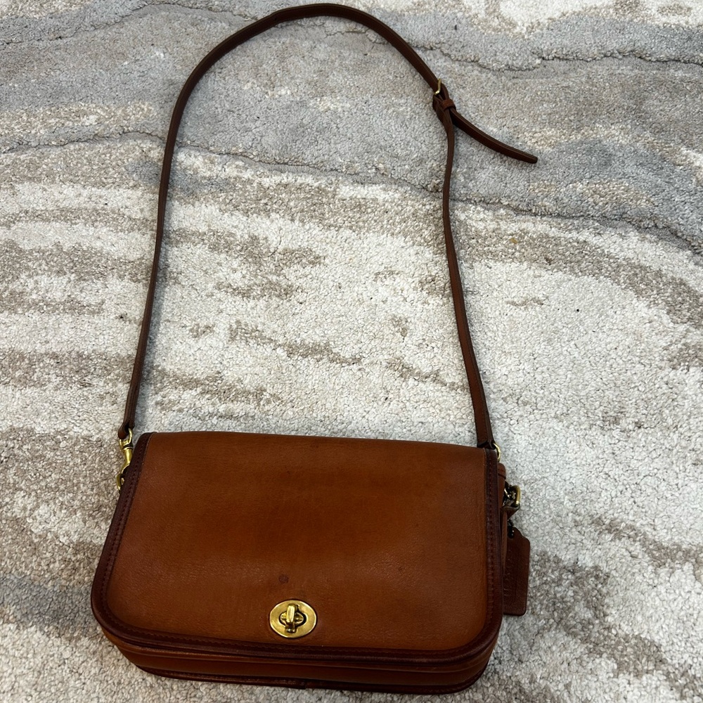 Vintage Coach Pocket Purse 9755 British Tan Crossbody Leather